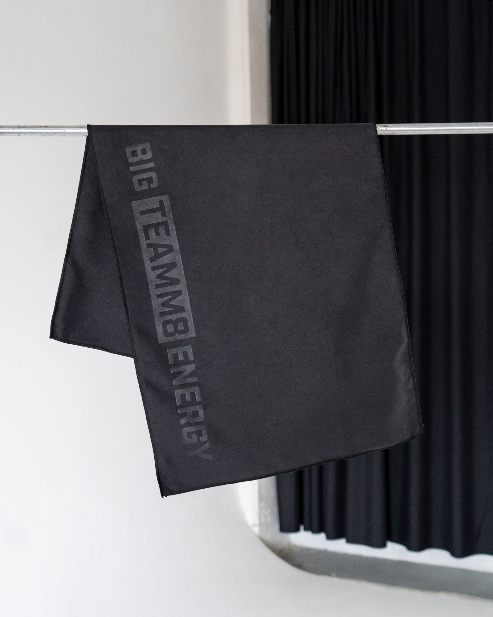 Big T8 Energy Microfibre Towel - Black